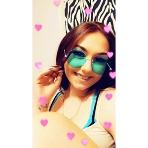 Meet your Posher, Ashley